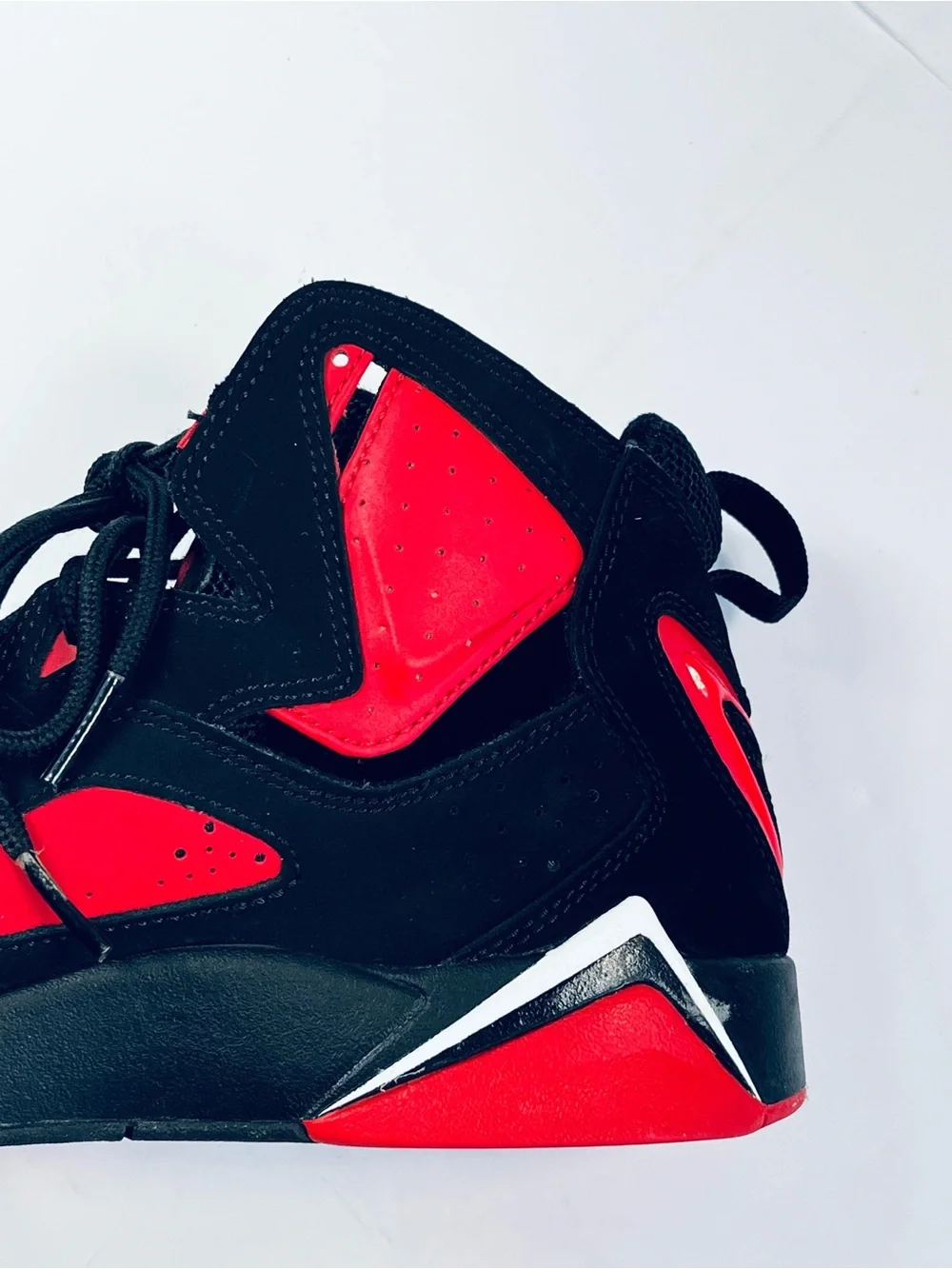 Nike Air Jordan Boys True Flight High TopSneakers #CU4934-001 Black Red Boys:7Y